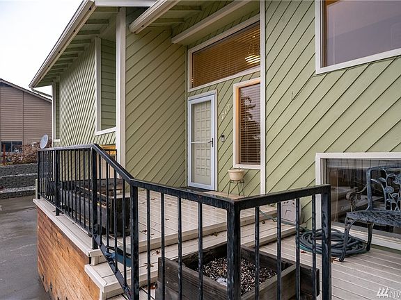 5th image of 717 Vista View Pl