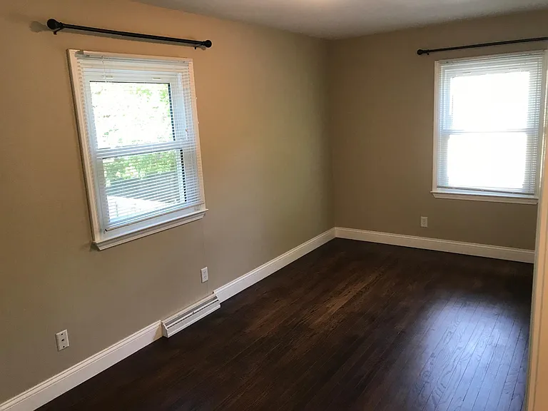 1102 Devonshire Dr — Photo 5