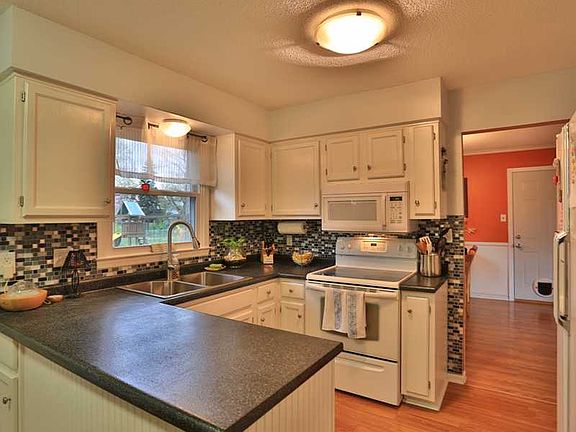 3rd image of 8334 E 82nd Pl