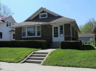 613 Walnut St, Cedar Falls, IA 50613
