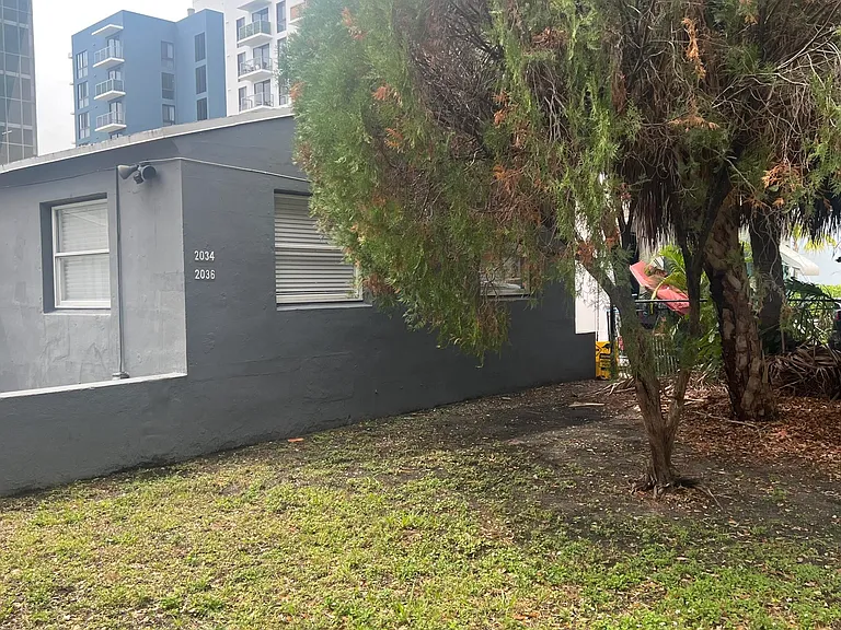 2034 Taylor St — Photo 17