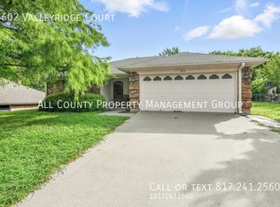 602 Valleyridge Ct, Decatur, TX 76234