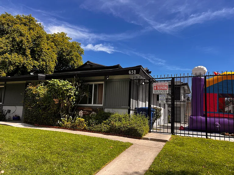 632 Abbey Ln #3 — Photo 1