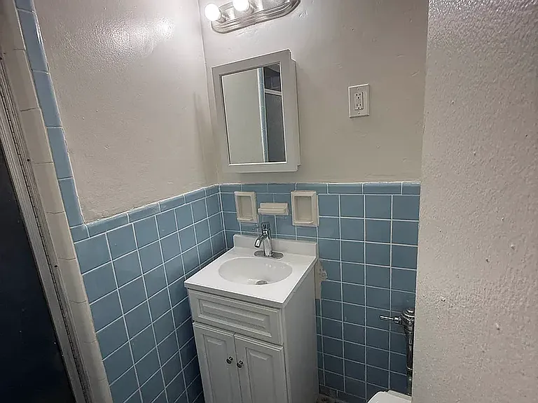 2355 E 12th St #2Z — Photo 11