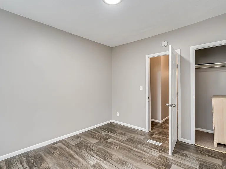 1025 State St — Photo 14