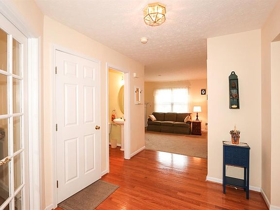 3rd image of 4910 Kleeman Green Dr