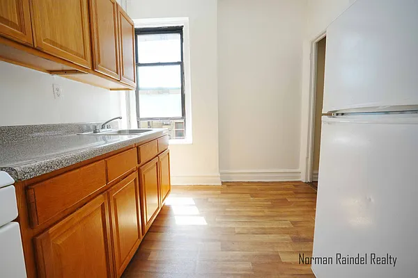 Rented by Norman Raindel, LREB | media 6