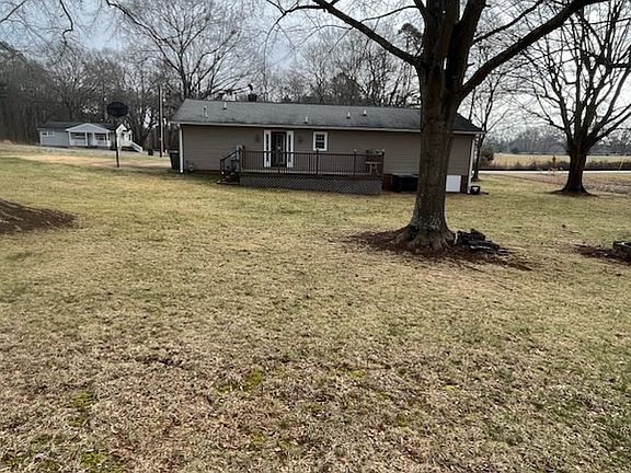 2nd image of 211 Hillcrest St