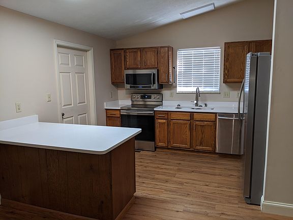 4th image of 1406 Wilshire Pl
