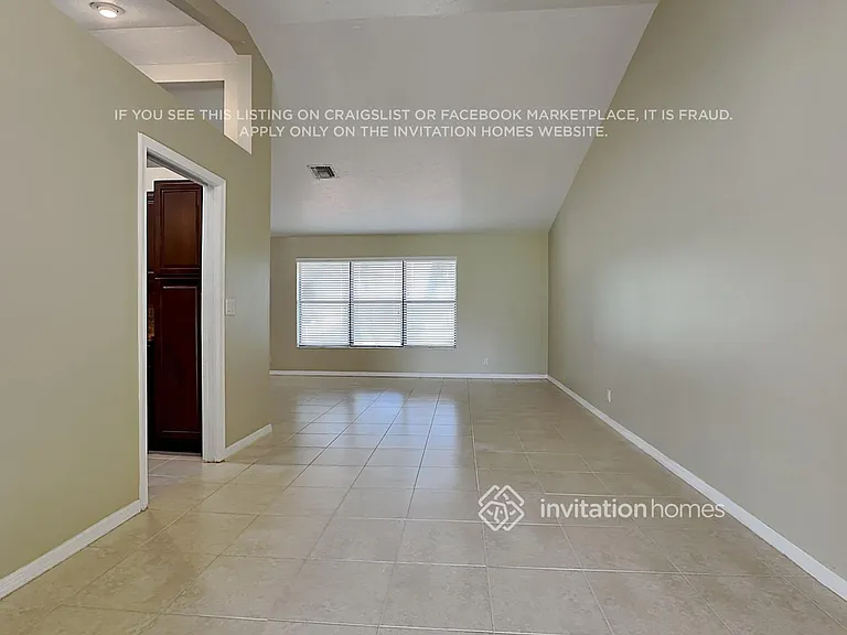 13325 Kingsbury Dr — Photo 7