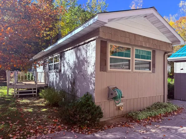 630 Kulczyski Ln, Armstrong Creek, WI 54103