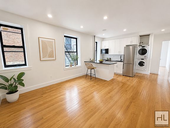 2nd image of 51 Hamilton Pl APT 2B