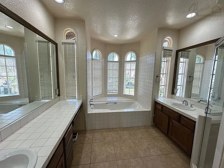 5375 Caminito Providencia — Photo 8