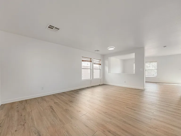 10429 Vinson Point Ave — Photo 9