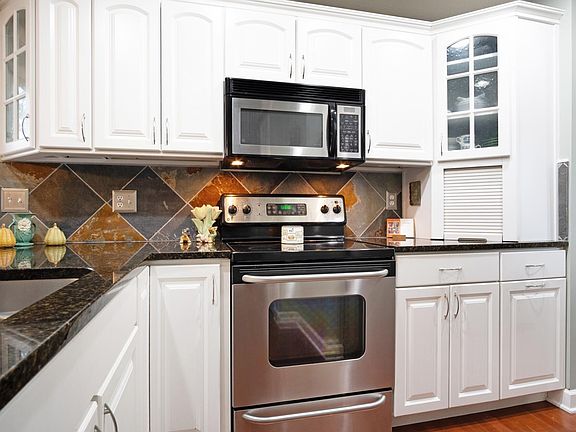 5th image of 5313 Shannon Park Dr