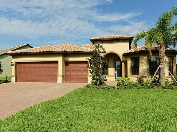 2nd image of 322 SE Huntington Cir