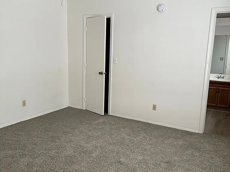 1564 E Drake Dr — Photo 10