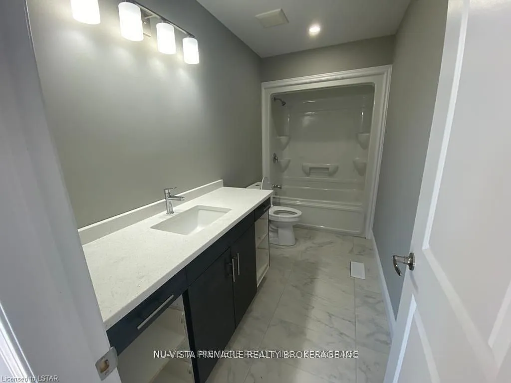 4 bed, $2,499 — Photo 3