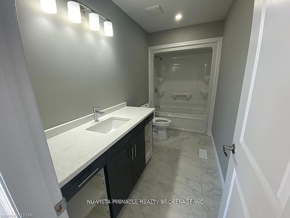 3rd image of 141 Churchill Park Rd