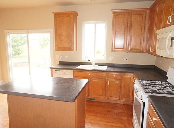 5th image of 25122 Armstrong Ln