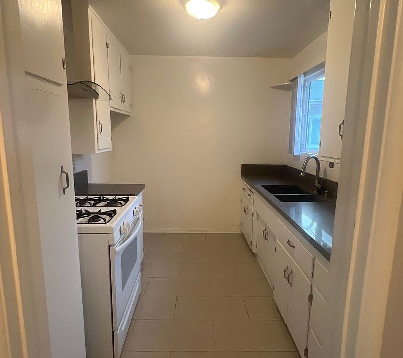 1st image of 4028 Perlita Ave APT 12