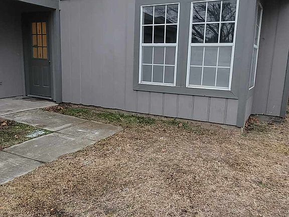 2nd image of 1800 Portsmouth Dr #1
