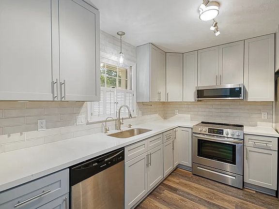 4th image of 1020 Pine St #Cc