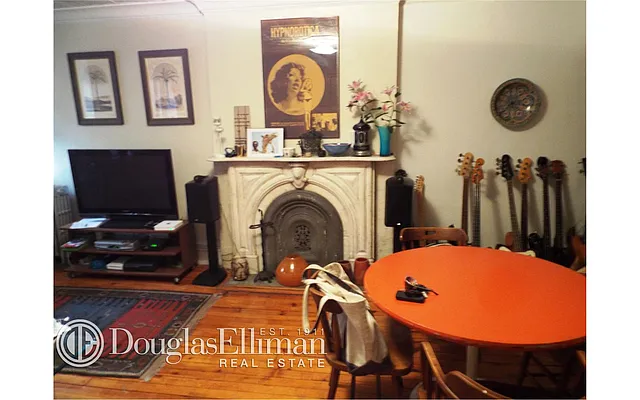 Rented by Douglas Elliman | media 32