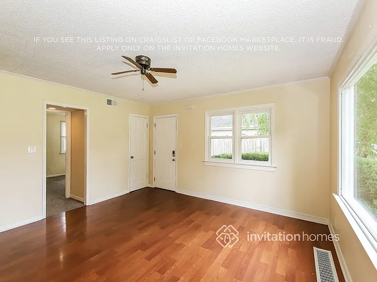 1359 Raymond Dr — Photo 4