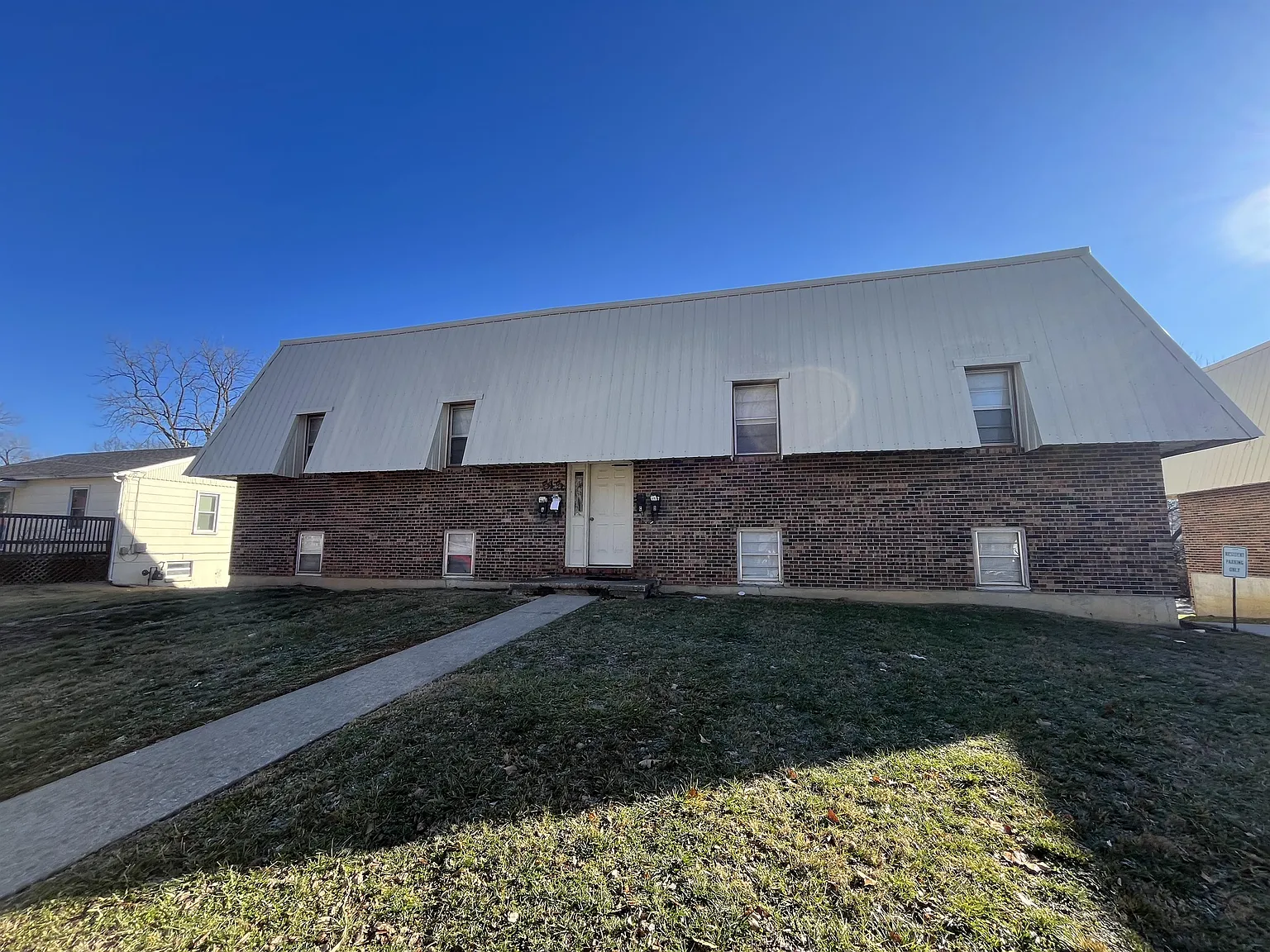 515 Laurel Street - B — Photo 2