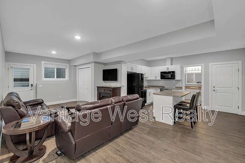 2 bed, 1.0 bath, 883 sqft, $1,495 — Photo 4