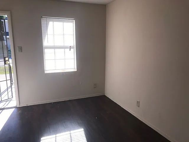 707 Hall St — Photo 4