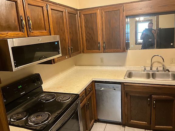 3rd image of 1400 N Sprigg St #2