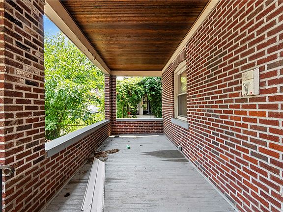 2nd image of 533 Woodward Ave