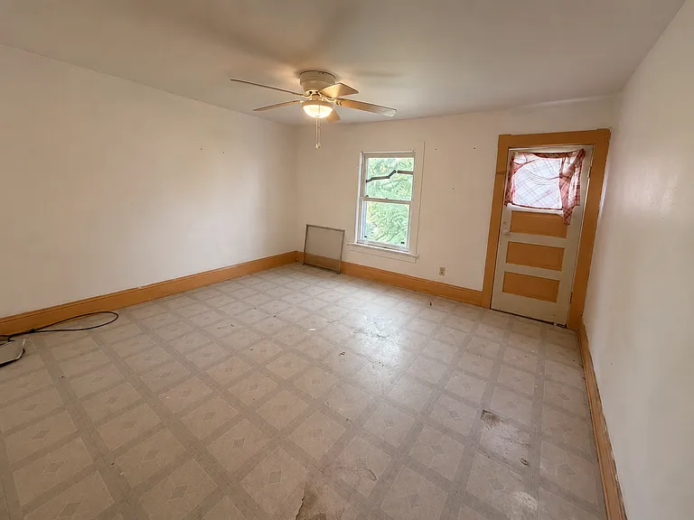 451 E Pearl St — Photo 23