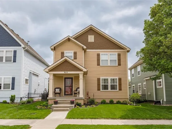 925 SW Ovation Dr, Lees Summit, MO 64081
