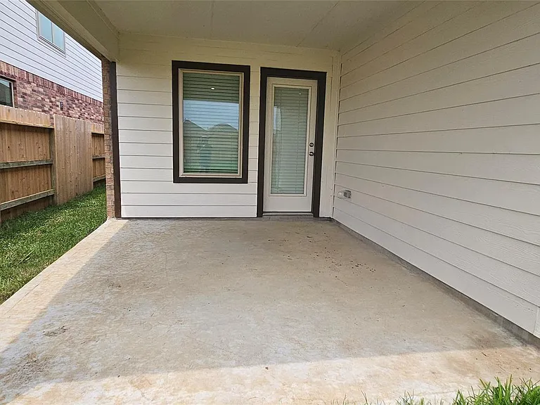 9918 Lockridge Manor Dr — Photo 17