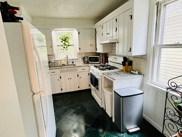 391 Kercheval Ave — Photo 10