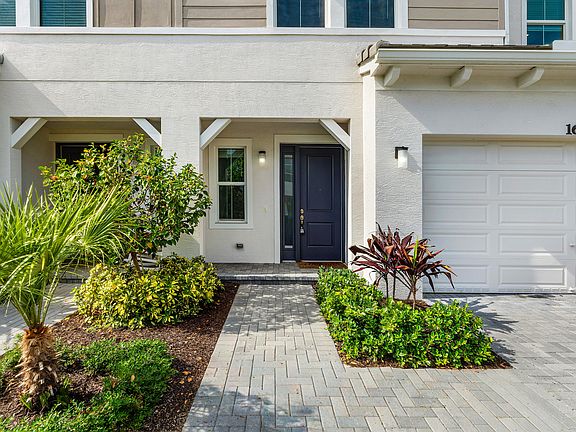 5th image of 16474 Helix Ct