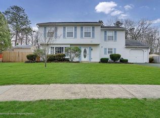304 Shoshone Ct, Toms River, NJ 08755
