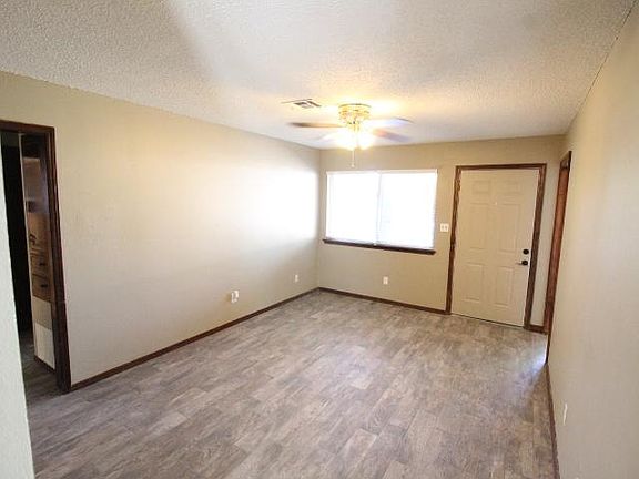 2nd image of 1120 Elmhurst Dr
