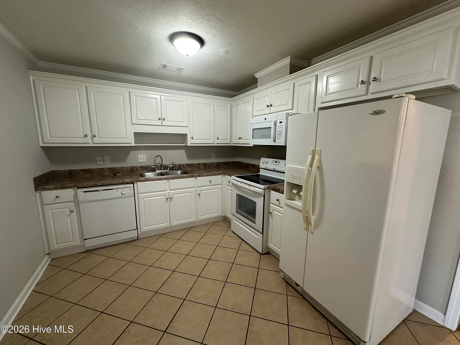 2 bed, 2.0 bath, 1127 sqft, $1,375 — Photo 4