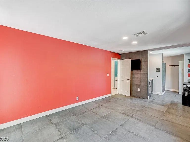 4153 Woodcrest Rd — Photo 44