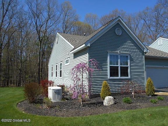 2nd image of 9 Grooms Pointe Dr