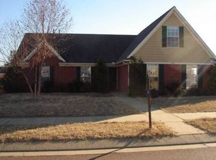 1917 Central Trails Dr, Southaven, MS 38671