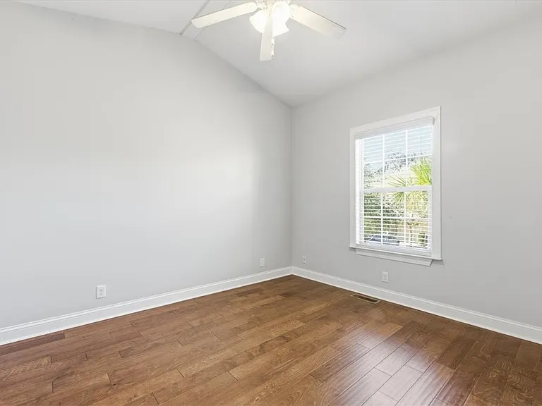 205 Reserve Ln — Photo 18