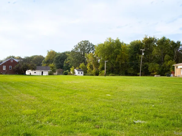 33925 Mound Rd, Sterling Heights, MI 48310