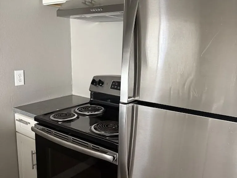 249-Nola Place Apartments — Photo 8