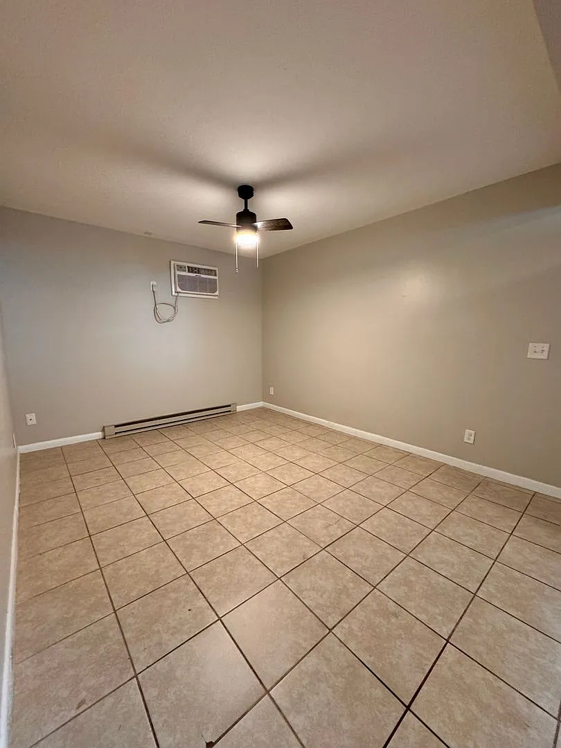 Two Bedroom Basement Apartment for Rent in Dayton — Photo 4