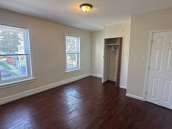 4th image of 218 Walnut St